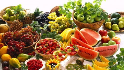 Un’alimentazione ricca di vegetali, frutta e alimenti integrali fino dalla prima infanzia riduce il rischio di sovrappeso e obesità