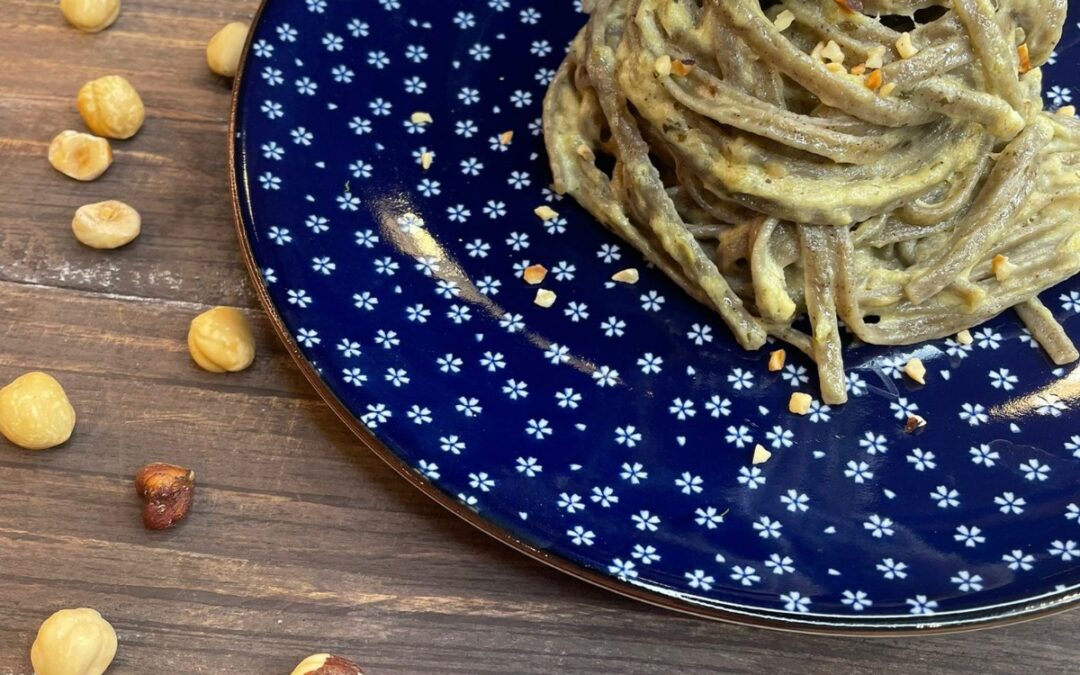 SPAGHETTI DI GRANO SARACENO AL PESTO DI FINOCCHI E NOCCIOLE